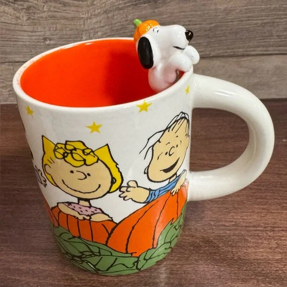 Super Cute Charlie Brown & Friends  in a Pumpkin 🎃 patch  MUG - NEW - Picture 6 of 11